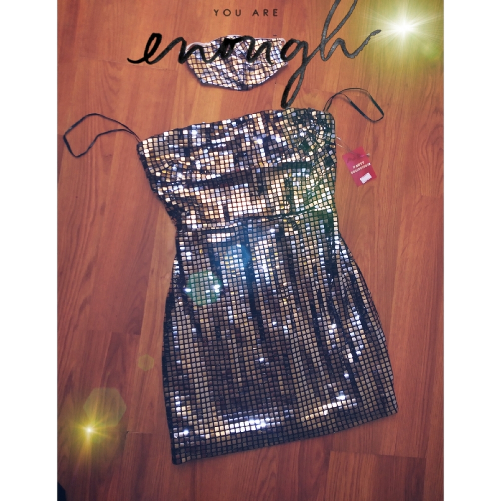 FOREVER 21 (M) dress with facemask